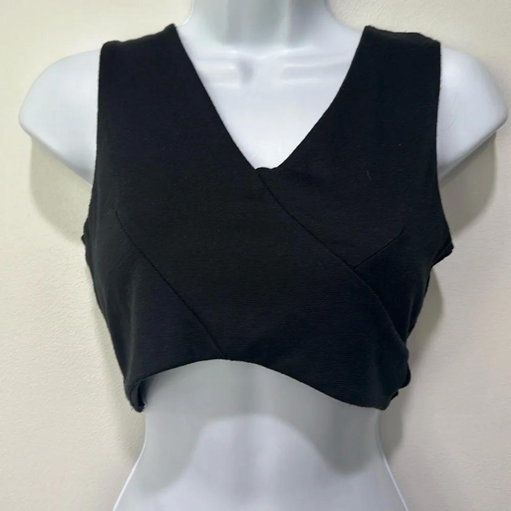 V-neck crop top - Picture 1 of 3